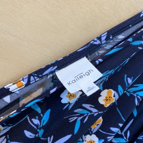 Kaileigh Floral Wrap Dress - Picture 3 of 3